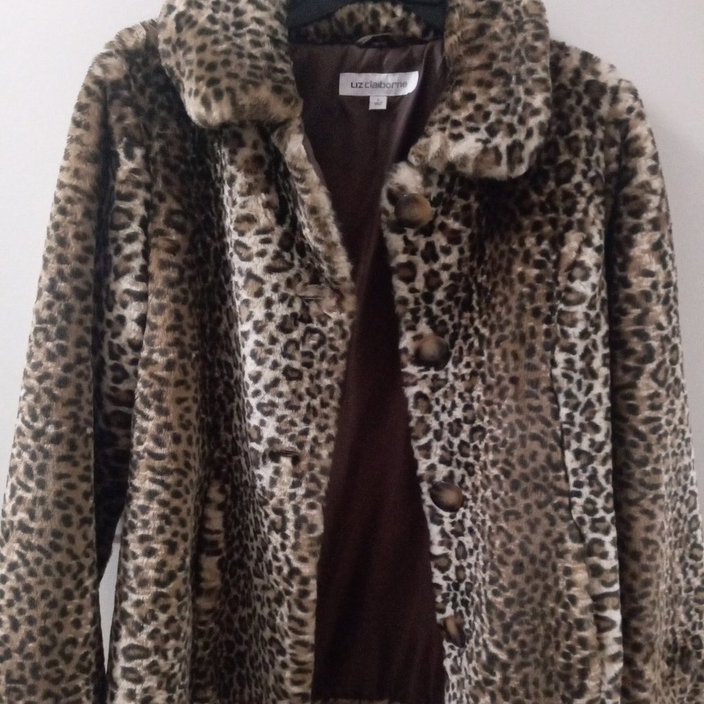 Liz Claiborne Faux Fur Coat,Size Large.
